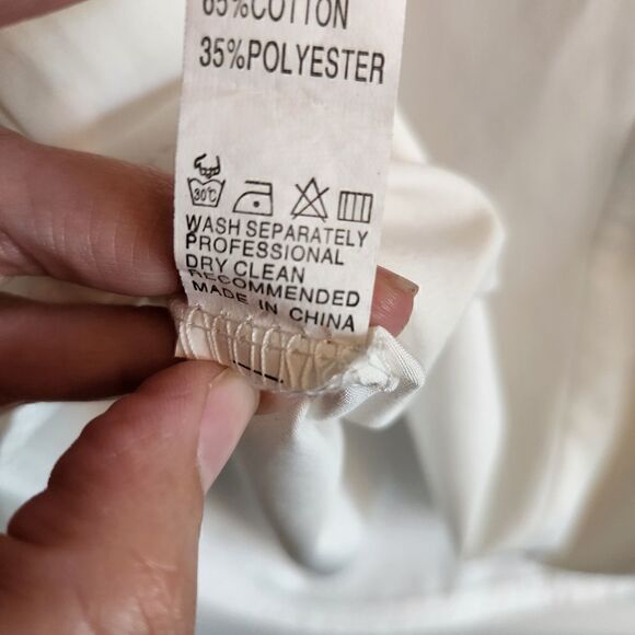 Cbr Eyes and Lips Face Graphic  Top Size Medium - Picture 5 of 5